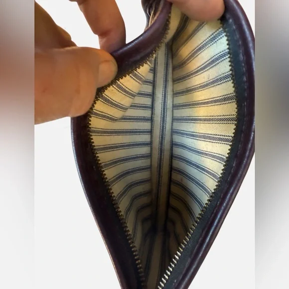 Vintage late 70’s early 80’s  oxblood COACH leather cosmetic case. - Picture 6 of 6